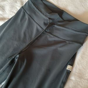 Vuori daily wide leg pants